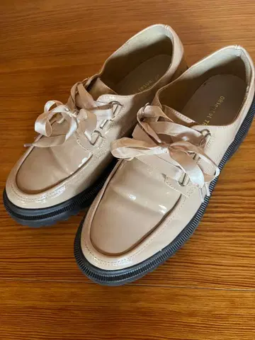 통굽 로퍼 리본 포함 베이지