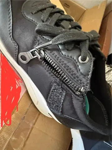 지퍼 블랙 통굽 스니커즈 23.5