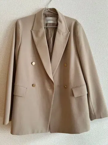 선착순!! 코코딜 베이지 더블 브레스트 자켓