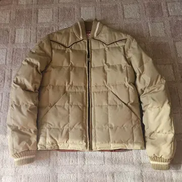 베이지 퀼팅 다운 자켓