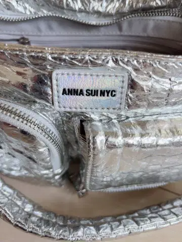 ANNA SUI NYC 숄더백 실버