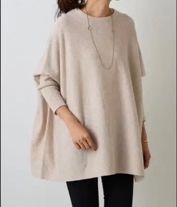 [ 미사용 새상품 ] BEARDSLEY 크루 빅 니트 숏 베이지