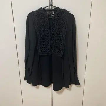 AMERI 블랙 레이스 셔츠 S 사이즈