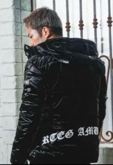 인기 완판템! 아담스 저글러 다운 M 사이즈 미사용 새상품