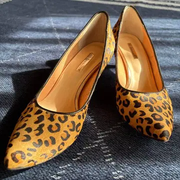AU BANNISTER 레오파드 무늬 펌프스