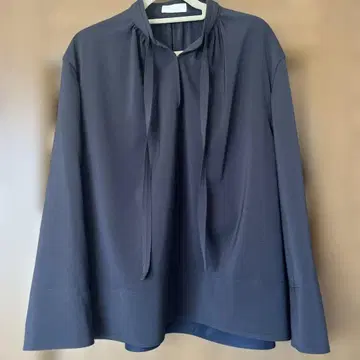 투모로우랜드 Ballsey 네이비 블라우스