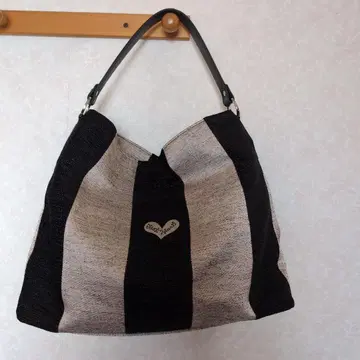 스트라이프 디자인 숄더백