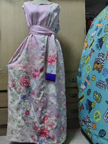 후리소데 실크 스톨 포함 리메이크 원피스입니다.