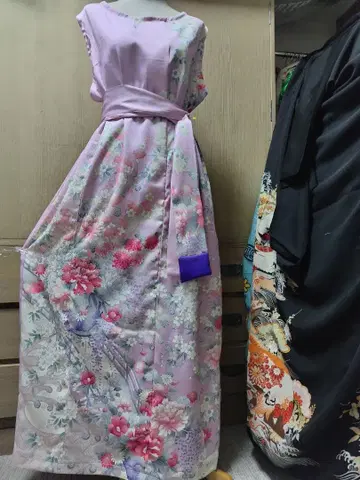 후리소데 실크 스톨 포함 리메이크 원피스입니다.