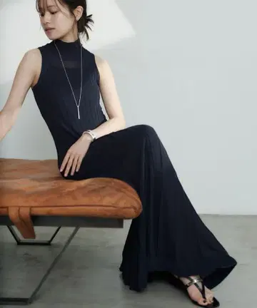 완판 NOBLE x L'AUBE BLANC 시어 와이드 리브 니트 원피스