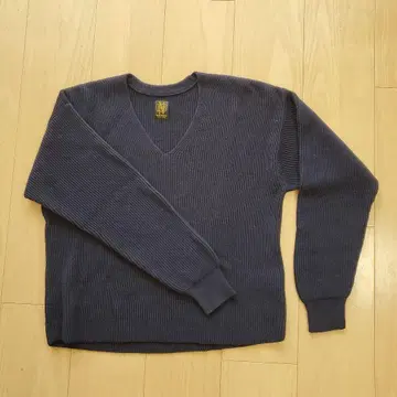 BATONER 바토너 네이비 V넥 스웨터