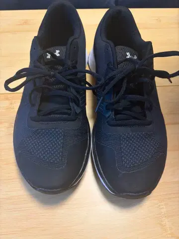 언더아머 블랙 쇼스토퍼 27cm