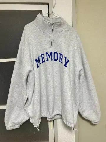MEMORY 자수 하프 지퍼 트레이닝복 그레이