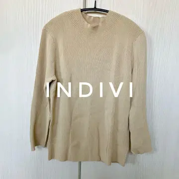 [ 미사용 새상품 ] INDIVI 베이지 리브 니트 38
