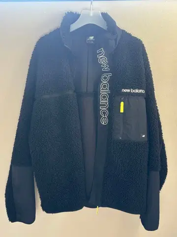 new balance 플리스 자켓 블랙 L 사이즈