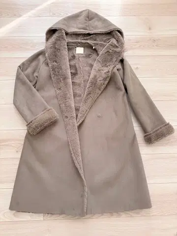 새상품급 후드 부착 베이지 롱 코트