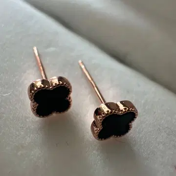 로즈 골드 S 999(순은) 클로버형 귀걸이