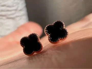 로즈 골드 S 999(순은) 클로버형 귀걸이