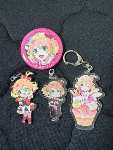 마크로스 델타 프레이아 키링 캔뱃지 세트