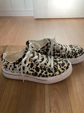 ROXY 레오파드 무늬 스니커즈 19 ROXY 90