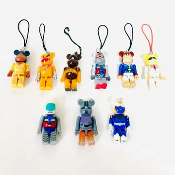 건담 X 베어브릭 콜라보 스트랩