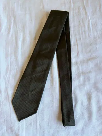 프랑코 미누치 세테피에게 넥타이 카키