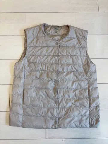 유니클로 베이지 다운 베스트 M 사이즈