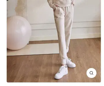 yomoment 미사용 새상품 맨투맨 조거 팬츠 베이지