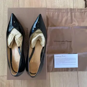 34 정품 Gianvito Rossi 에나멜 블랙 스틸레토 펌프스