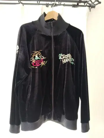 CROPPED HEADS 블랙 벨로아 스카 재킷