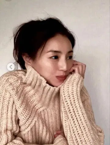 loin. 밀크 베이지 터틀넥 니트 이가와 하루카