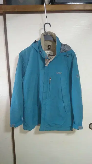 AIGLE 후드 부착 나일론 자켓 올리브 그린