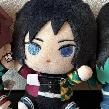 귀멸의 칼날 토미오카 기유 찰싹 인형 배지 마스코트