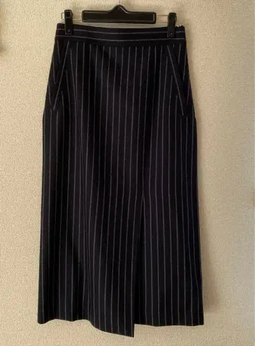 투모로우랜드 스커트 I라인 미디 기장