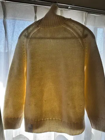 이노카와 하루카 loin. 크림색 터틀넥 스웨터 36