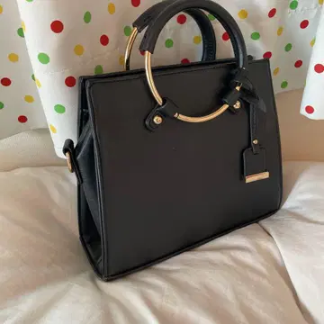 [ 반값 세일 ] 블랙 핸드백 합성 피혁