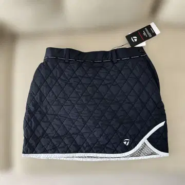 테일러메이드 블랙 퀼팅 스커트 M 사이즈 2024년