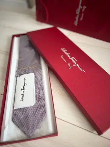 새상품! 페라가모 넥타이