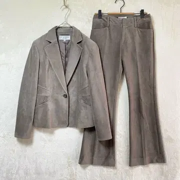 22OCTOBRE/팬츠 셋업/상의 38 하의 36/벨벳 플레어 팬츠