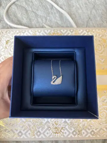 Swarovski 스완 모티브 목걸이