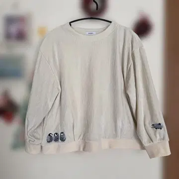 그라니프 크림색 펭귄 자수 맨투맨 새상품급