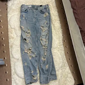 ZARA 데미지 가공 라이트 블루 데님 31