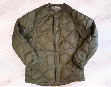 유니클로 화이트 마운티니어링 울트라 라이트 다운 S 사이즈