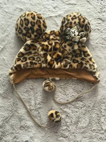 레오파드 무늬 미니 팬캡
