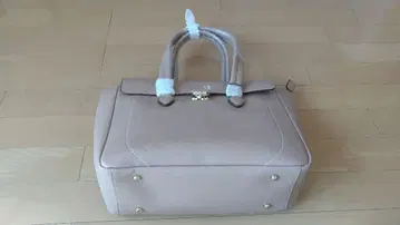 베이지 토트백 합성 피혁