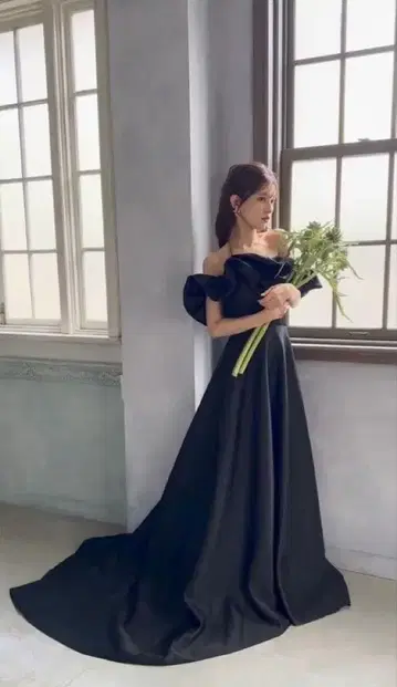 오프숄더 A라인 드레스 블랙 W274BK