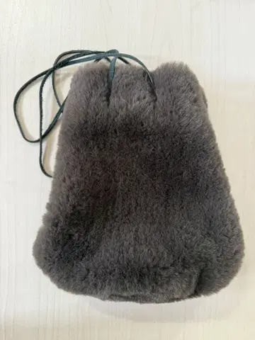 허그아워 인조 모피 백 마사키 브라운