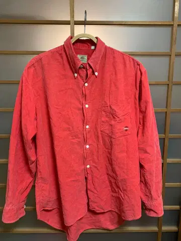CLASSIC Nouveau 빨간색 버튼 다운 셔츠