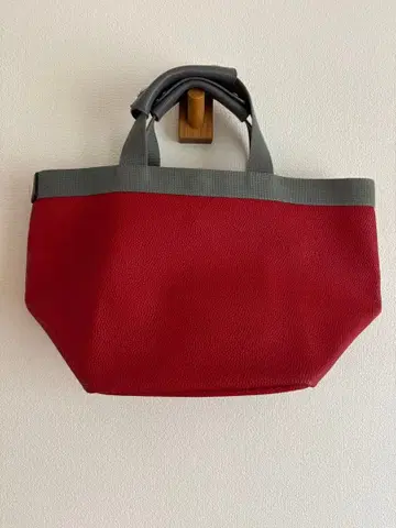 에르베샤 펠리에 707GP 럭스 보트형 토트 M 색상: 파프리카