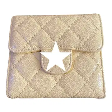 3단 폴더형 지갑 로고에 흠집 있음